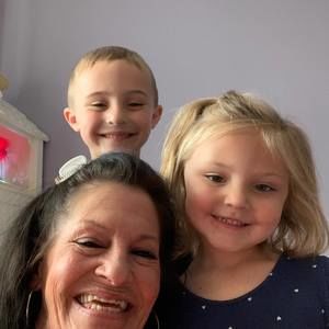 Meet your Posher, Debbie